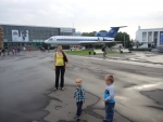 Москва ВДНХ. Самолет ЯК-42