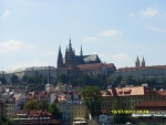 Чехия. Прага. Вид с Карлова моста на Пражский град