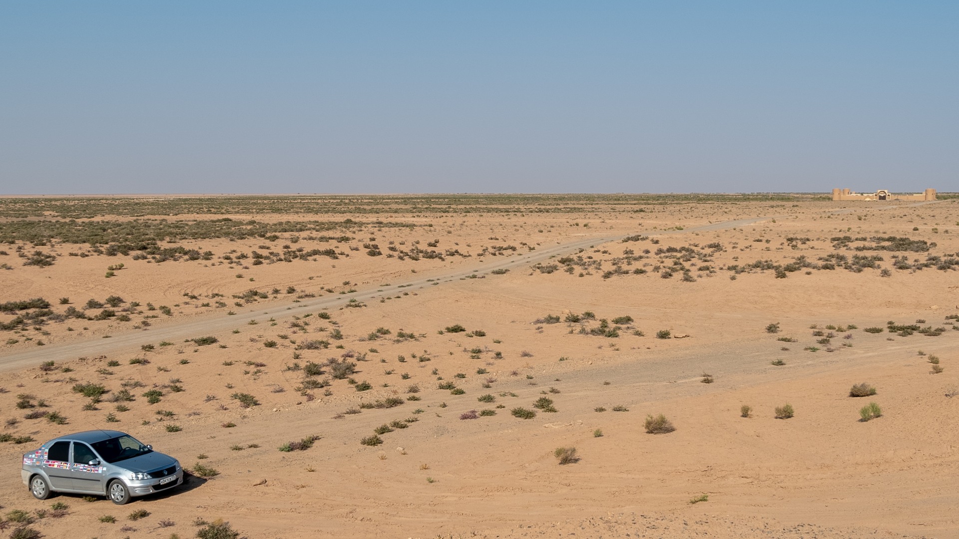 Караван-Сарай в пустыне